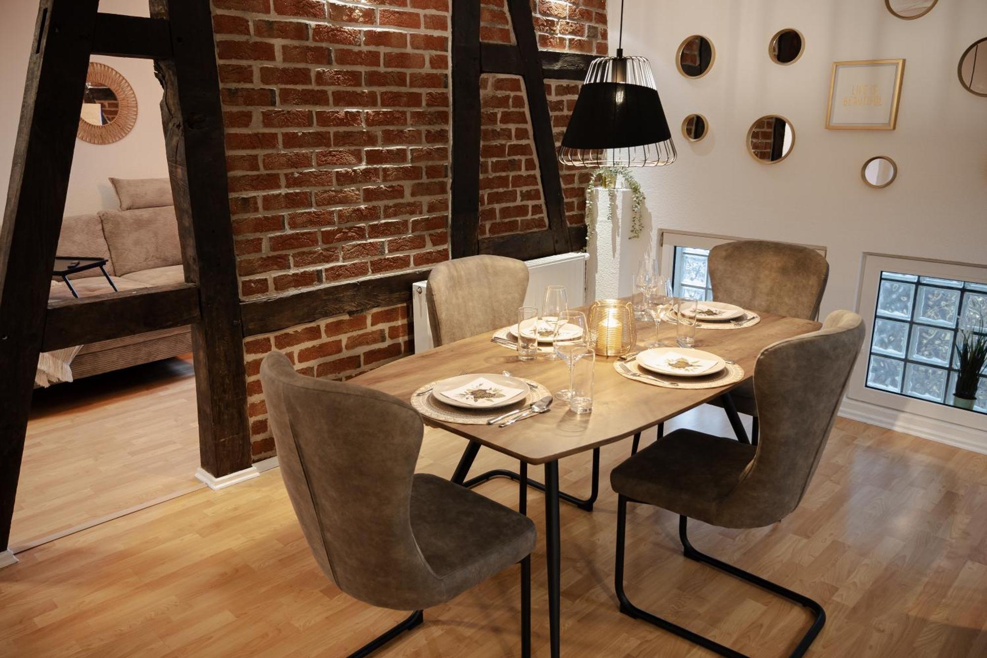 Jasta Homes Altstadt, Zentral, Ueberdachter Parkplatz, Netflix, Vollausstattung, Loft, Modern Und Komfort Hamelín Exterior foto