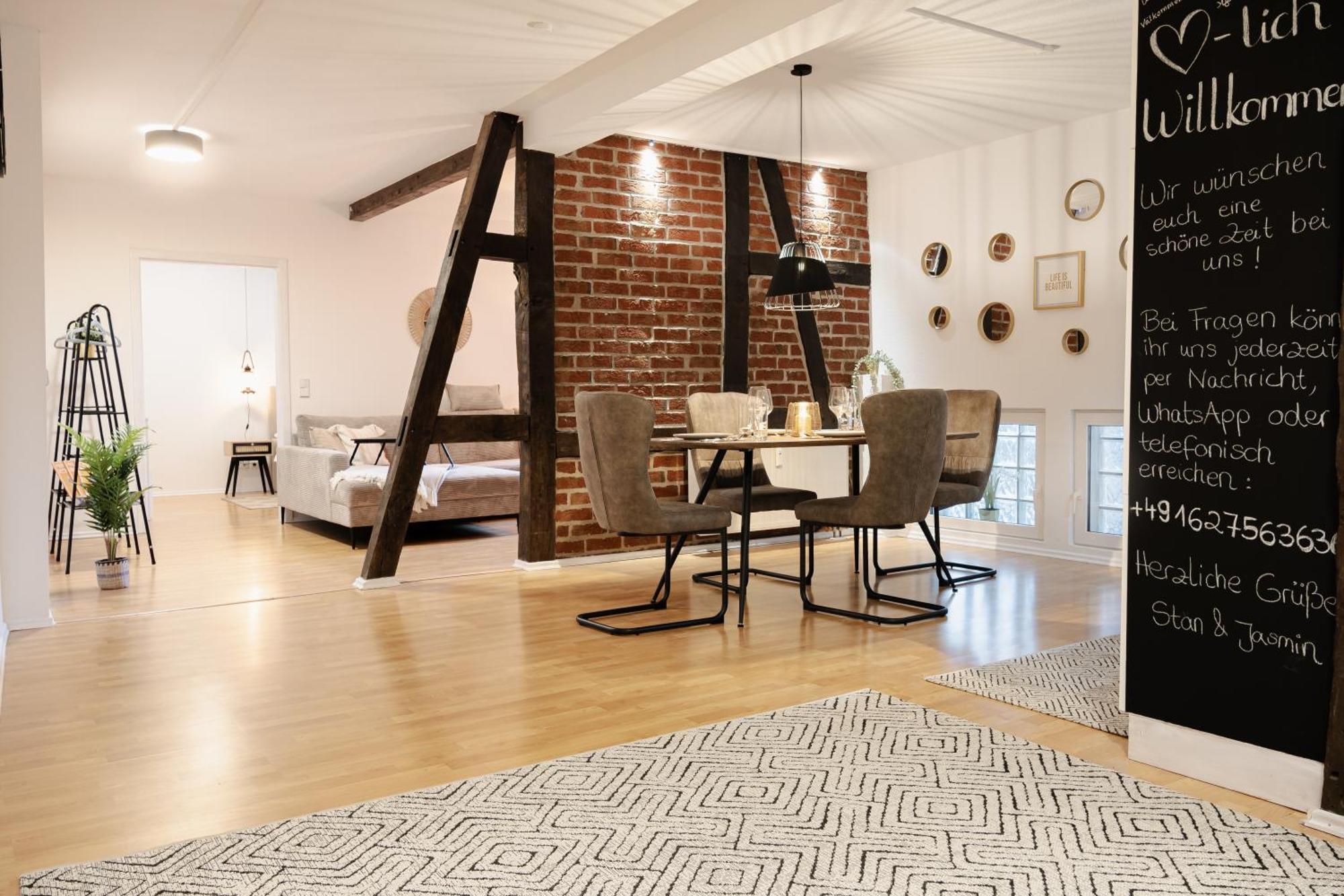 Jasta Homes Altstadt, Zentral, Ueberdachter Parkplatz, Netflix, Vollausstattung, Loft, Modern Und Komfort Hamelín Exterior foto