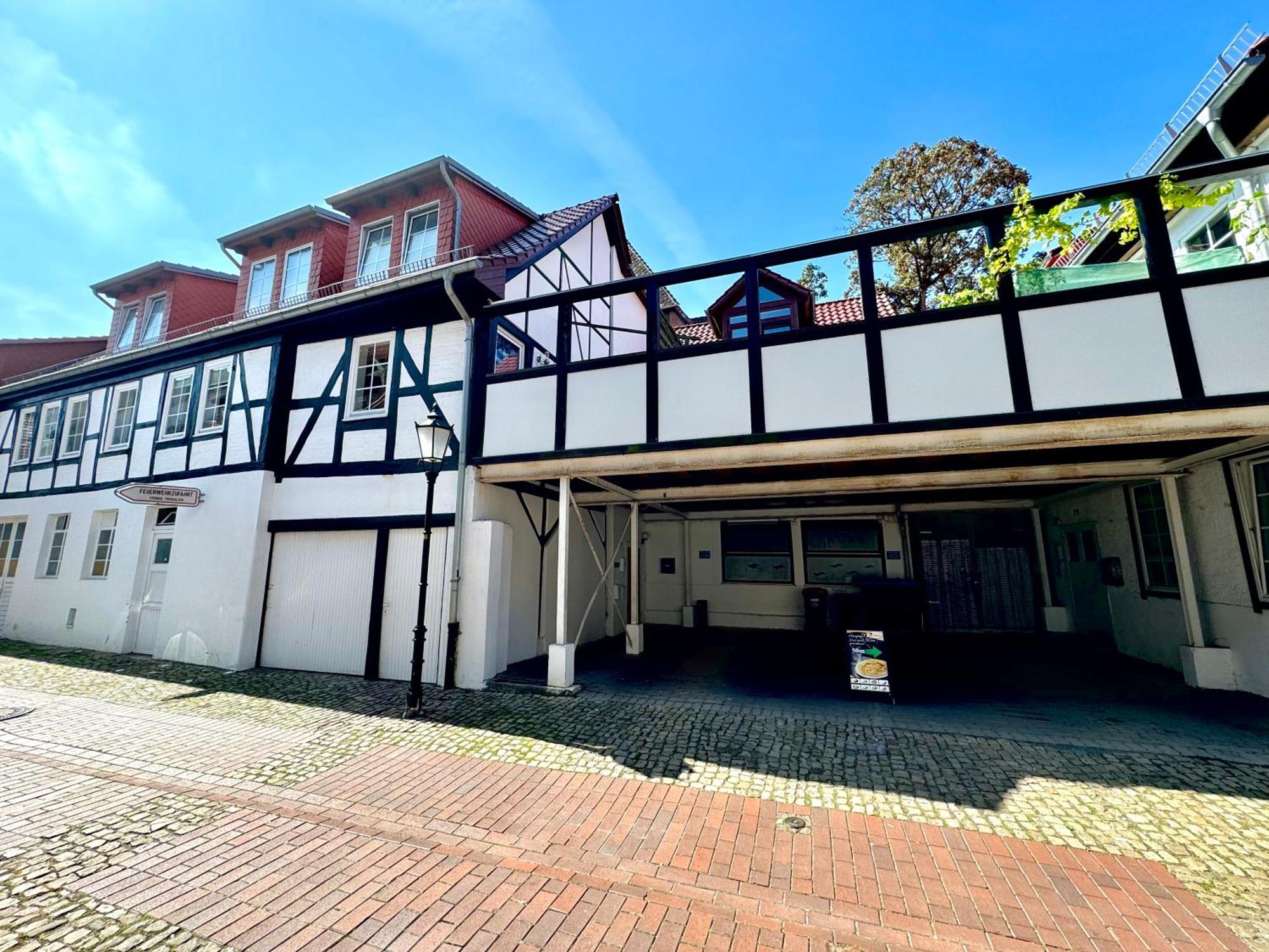 Jasta Homes Altstadt, Zentral, Ueberdachter Parkplatz, Netflix, Vollausstattung, Loft, Modern Und Komfort Hamelín Exterior foto
